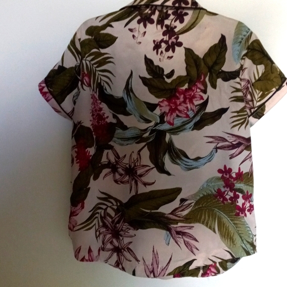 TOMMY BAHAMA Cropped Button Down Shirt Top Silky - Picture 3 of 4